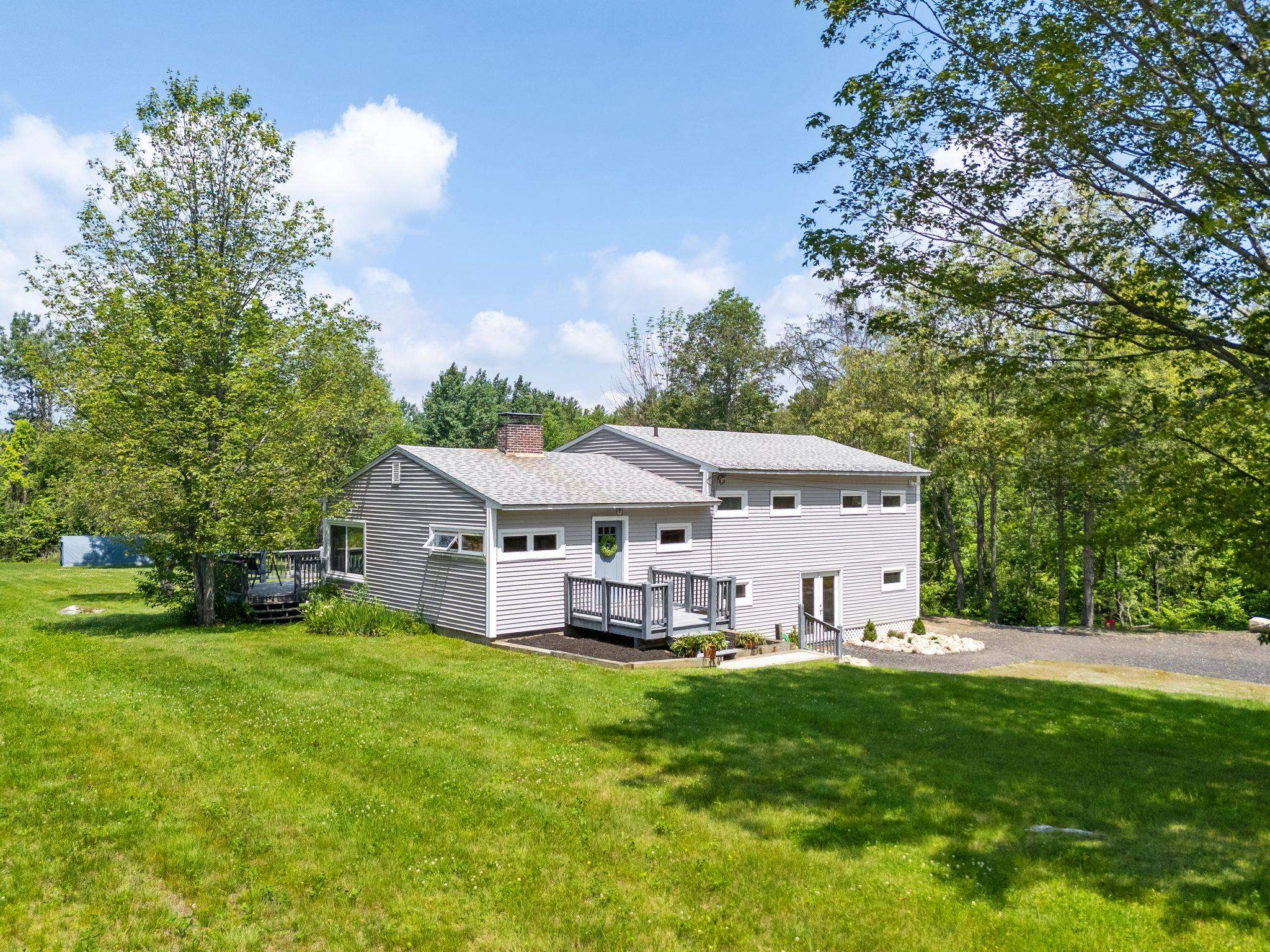626 County Road New London, NH 03257 - Photo 4 of 47