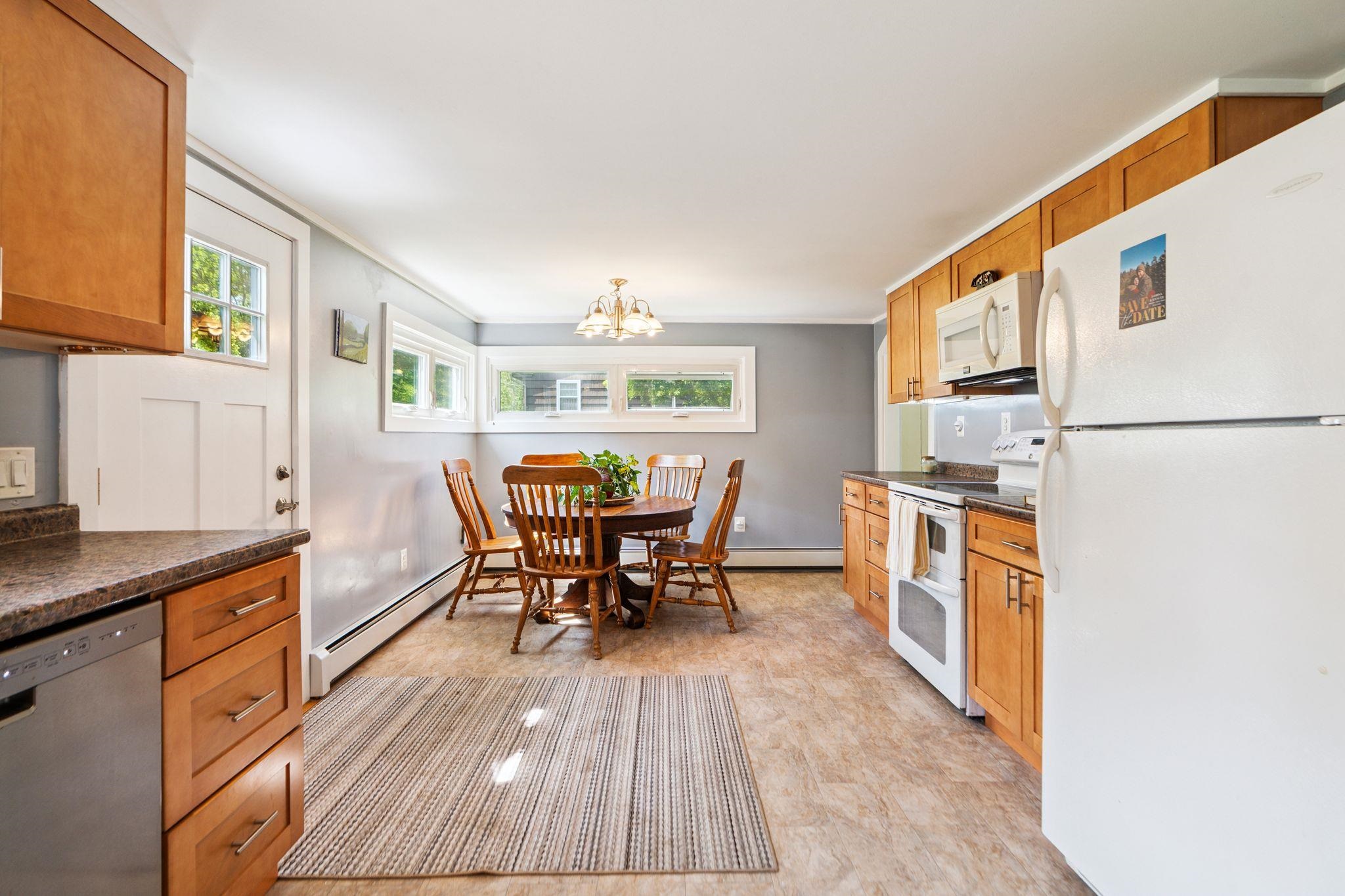 626 County Road New London, NH 03257 - Photo 10 of 47