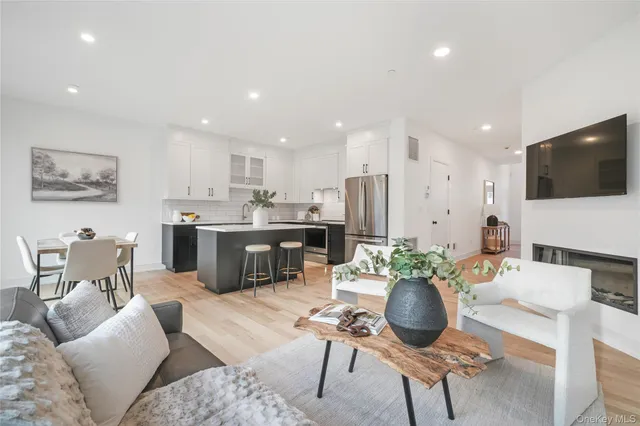 $829,900 | 2040 Crompond Road, Unit 21, Yorktown Heights, NY 10598