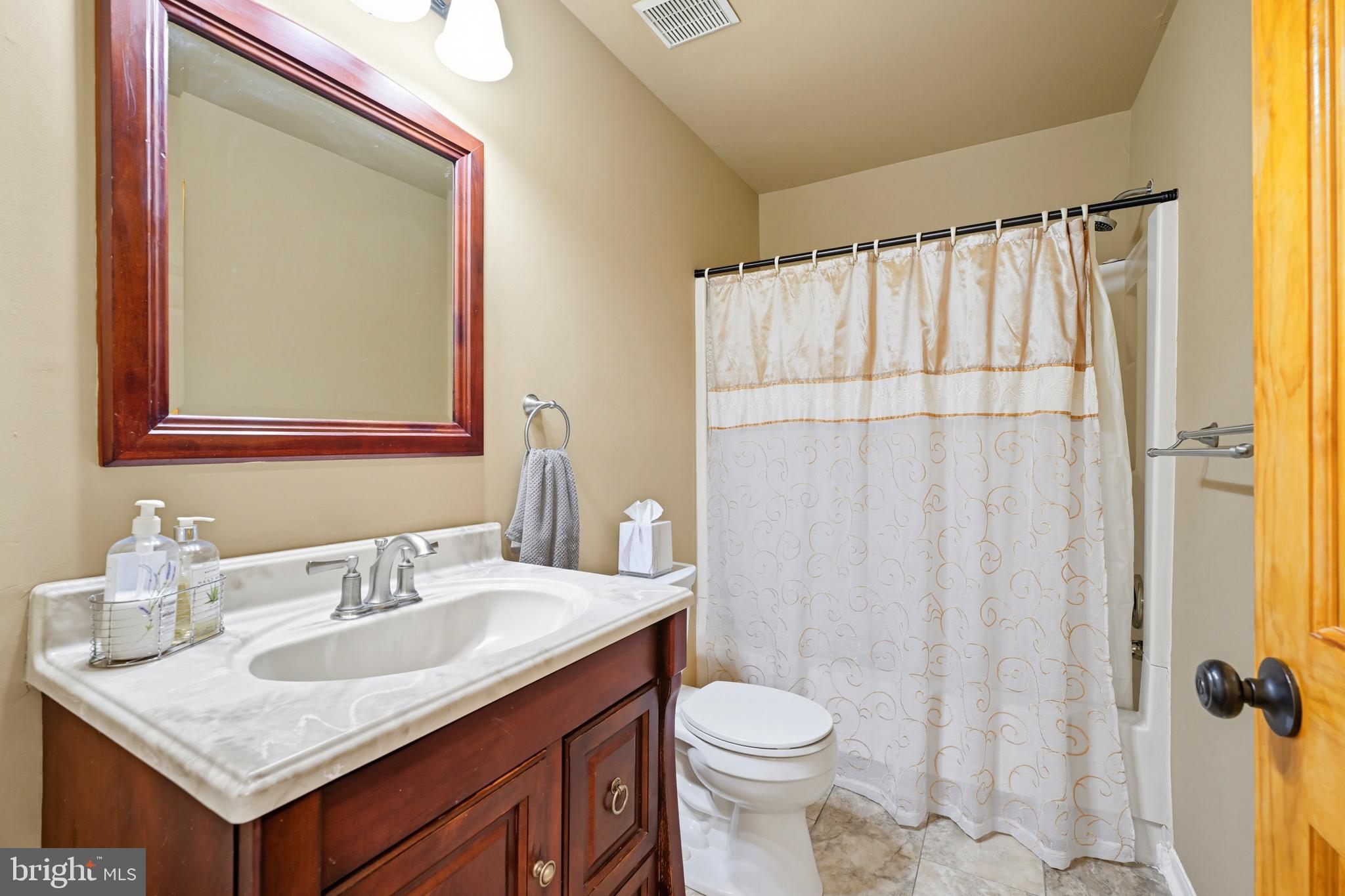 2843 Woodbridge Road Philadelphia, PA 19114 - Photo 15 of 29 Gallery Image 15