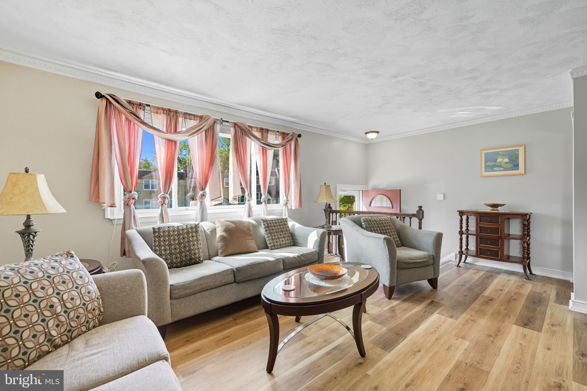 2843 Woodbridge Road Philadelphia, PA 19114 - Photo 6 of 29 Gallery Image 6