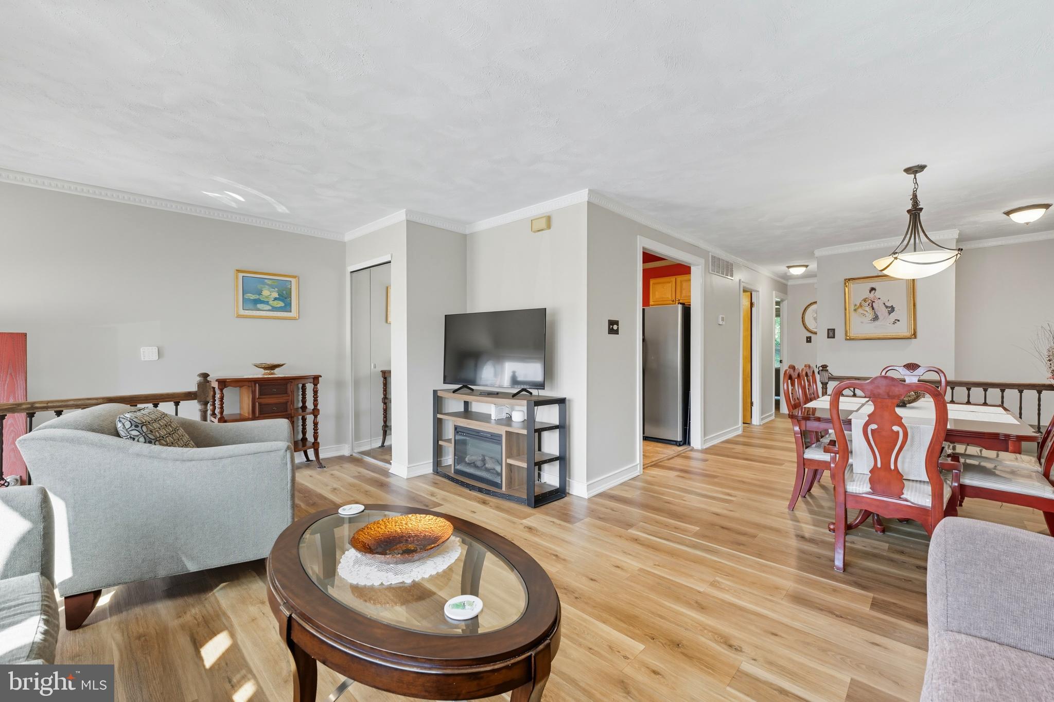 2843 Woodbridge Road Philadelphia, PA 19114 - Photo 7 of 29 Gallery Image 7