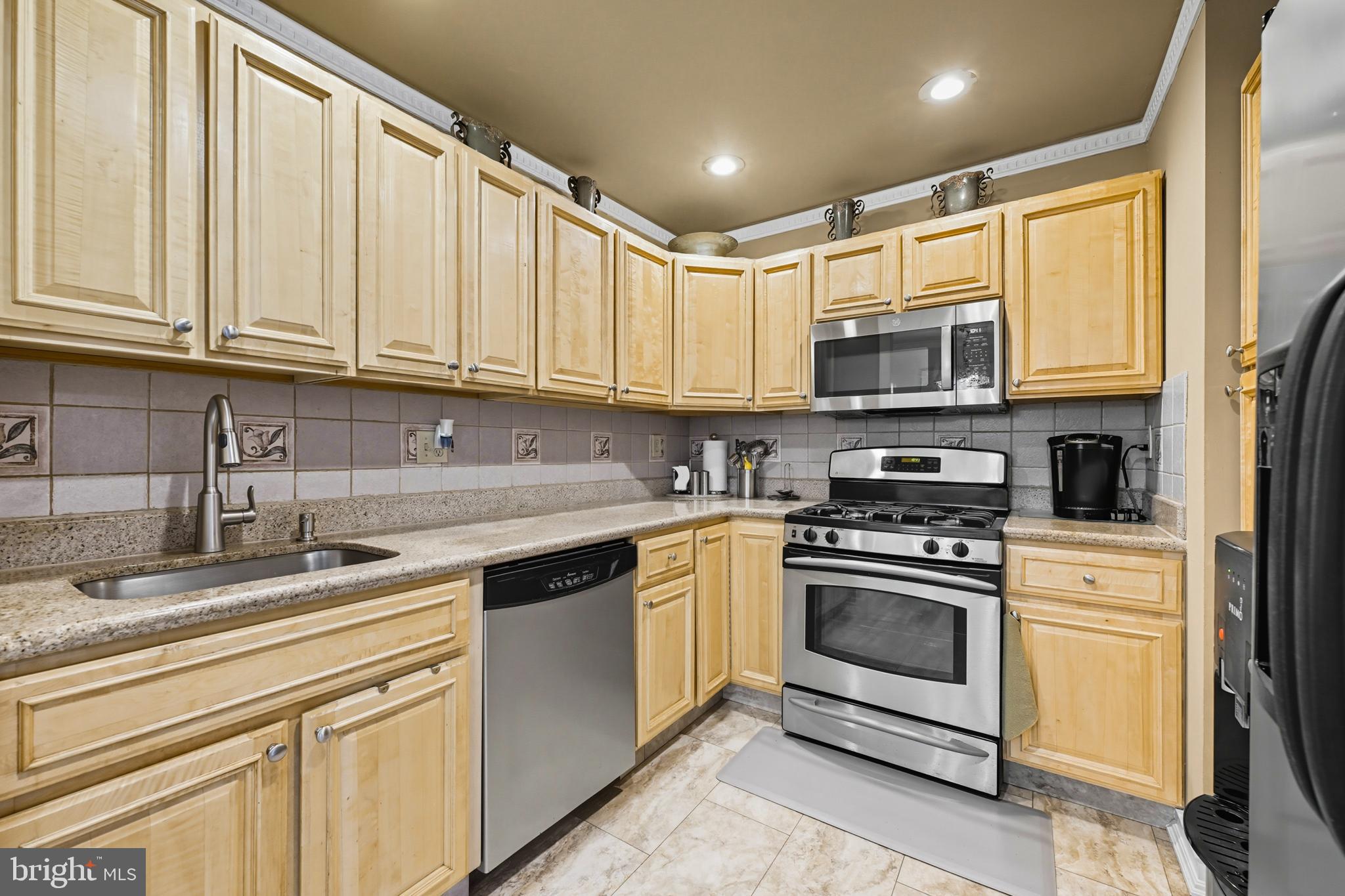 2843 Woodbridge Road Philadelphia, PA 19114 - Photo 10 of 29 Gallery Image 10