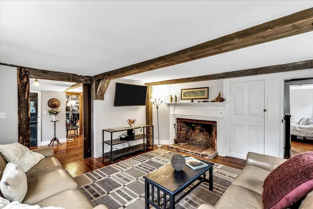 $799,000 | 203 County Road, Buzzards Bay, MA 02532