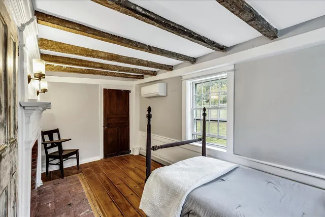 $799,000 | 203 County Road, Buzzards Bay, MA 02532