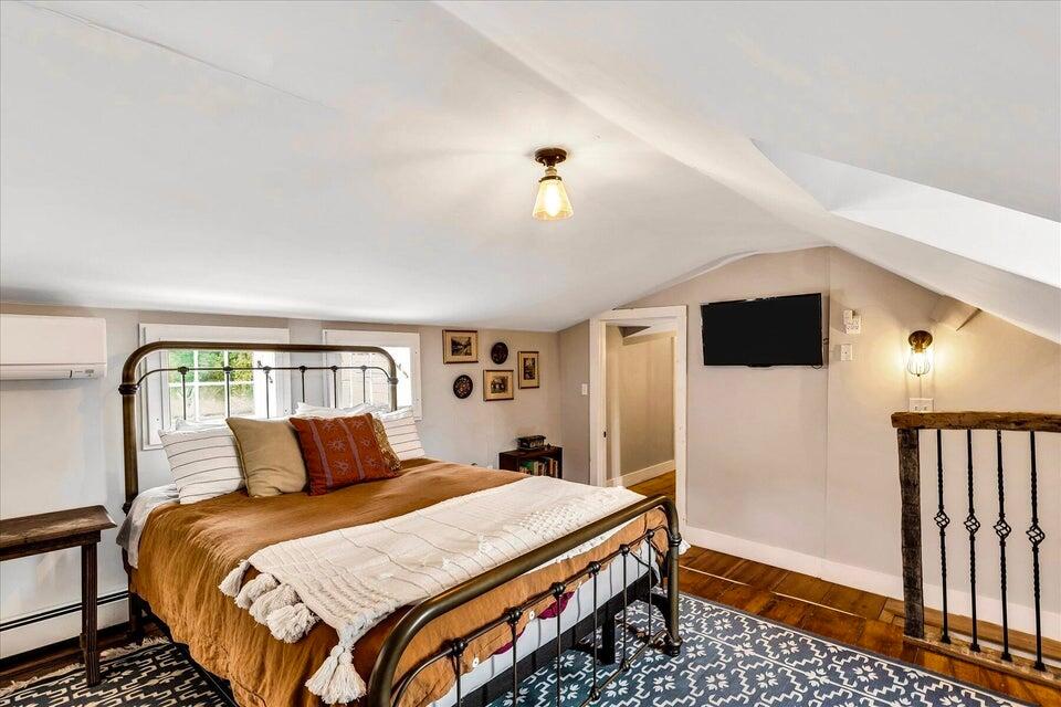 203 County Road Buzzards Bay, MA 02532 - Photo 32 of 41 Primary Bedroom