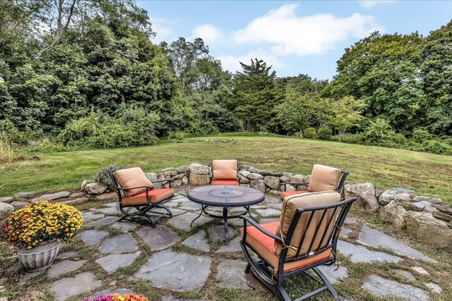 $799,000 | 203 County Road, Buzzards Bay, MA 02532