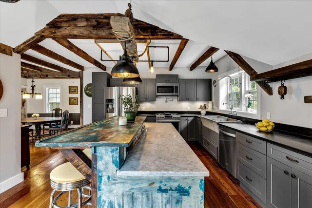 $799,000 | 203 County Road, Buzzards Bay, MA 02532