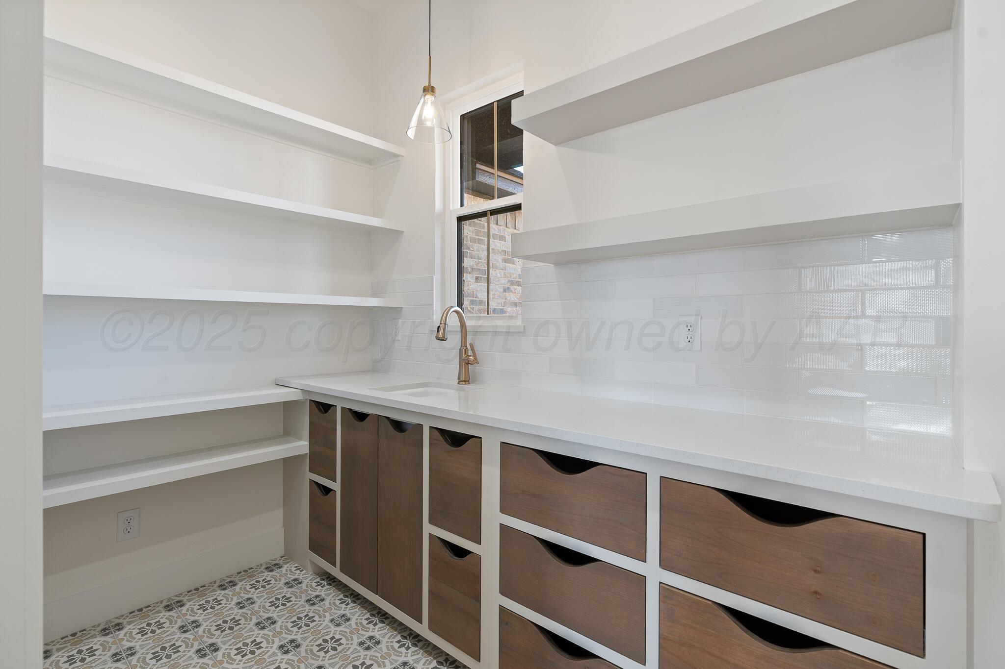 4051 Juniper Springs Road Amarillo, TX 79119 - Photo 14 of 35 Pantry