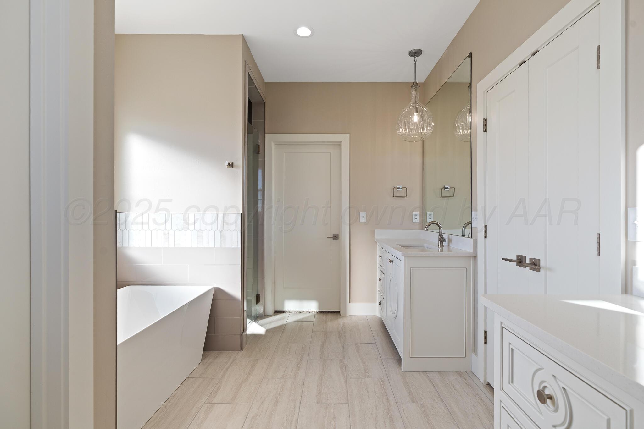 4051 Juniper Springs Road Amarillo, TX 79119 - Photo 20 of 35 Master Bath