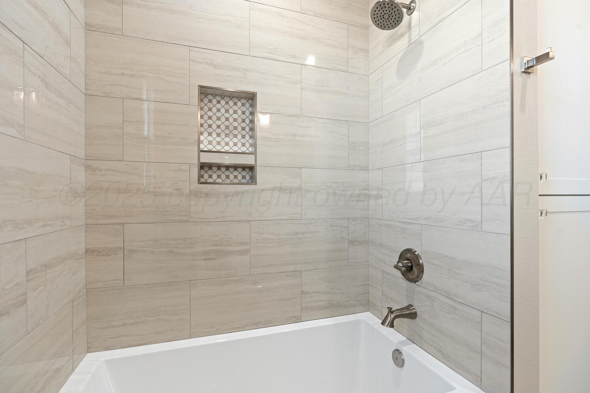 4051 Juniper Springs Road Amarillo, TX 79119 - Photo 28 of 35 Guest Bathroom