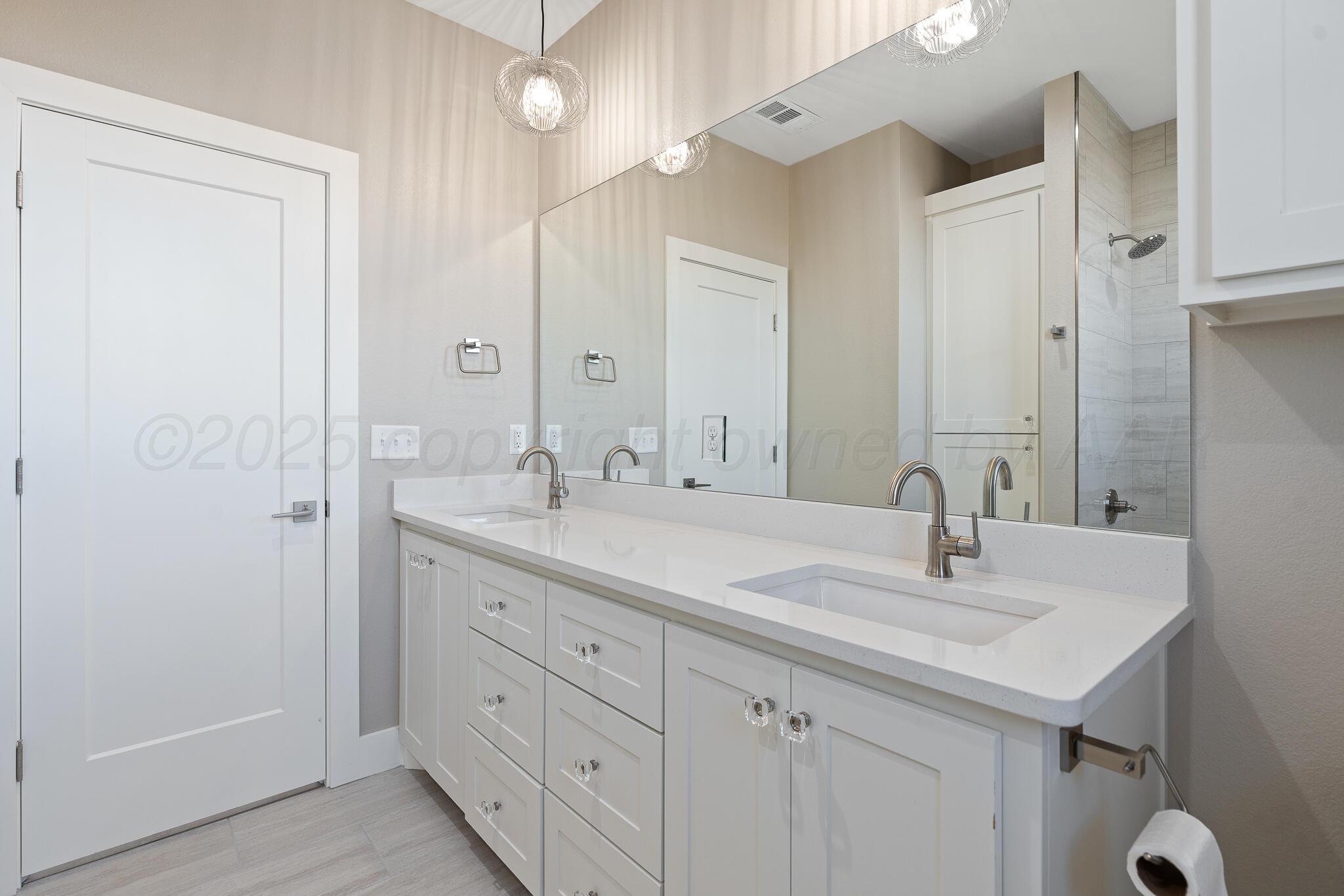 4051 Juniper Springs Road Amarillo, TX 79119 - Photo 29 of 35 Guest Bathroom