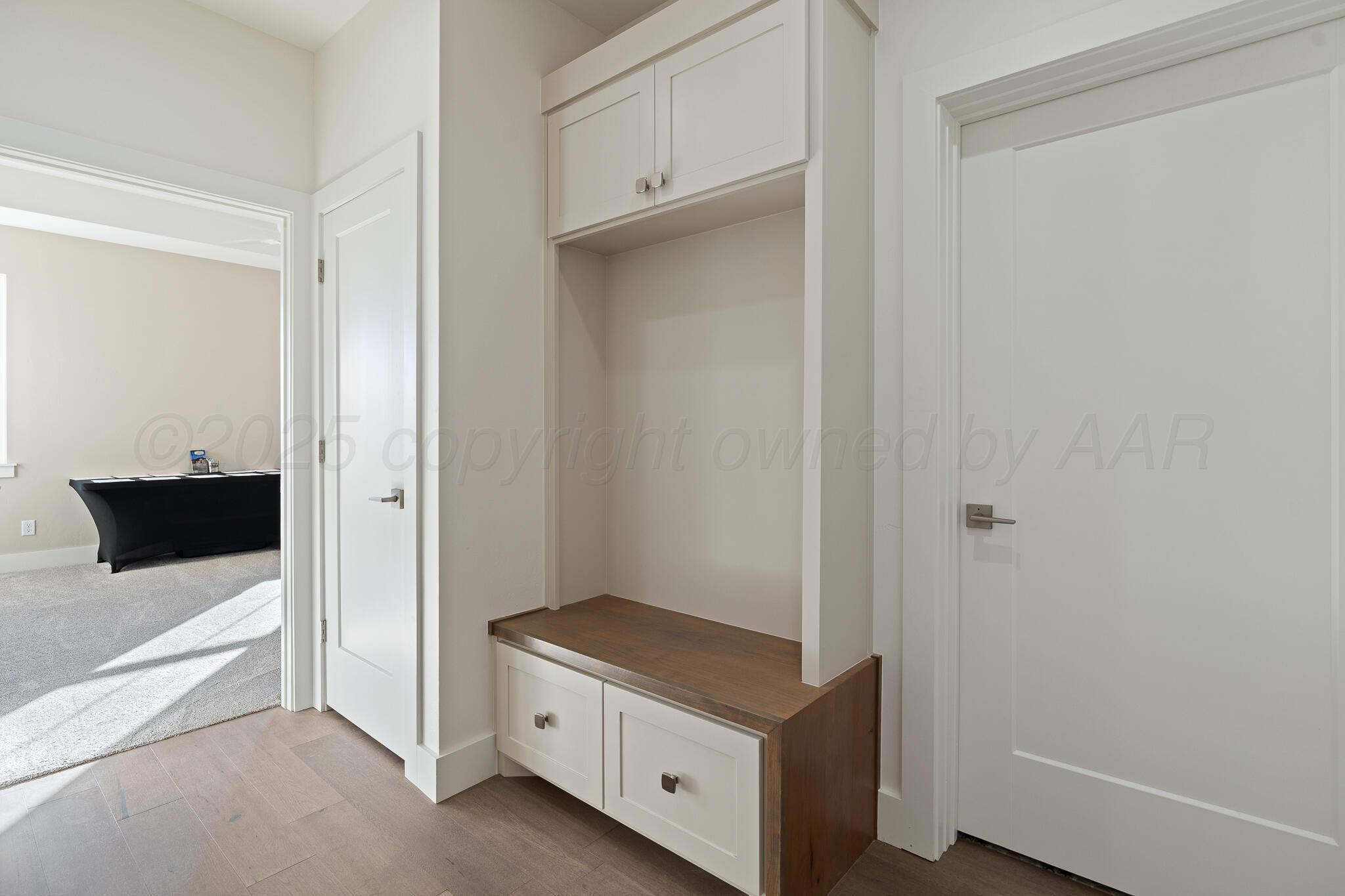 4051 Juniper Springs Road Amarillo, TX 79119 - Photo 30 of 35 Mud Bench