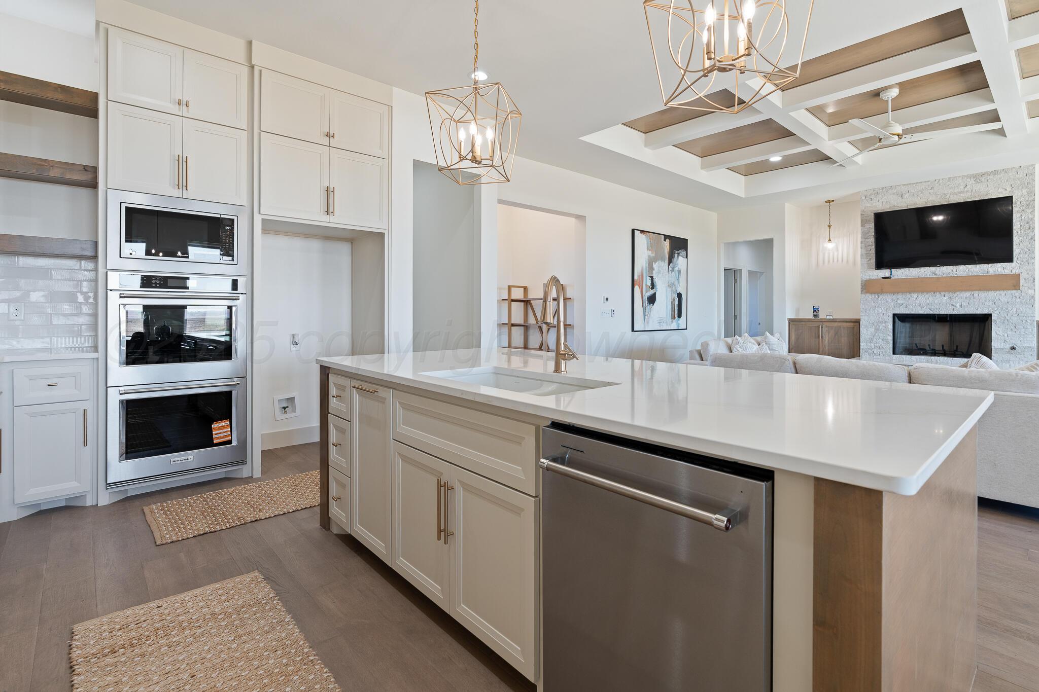 4051 Juniper Springs Road Amarillo, TX 79119 - Photo 9 of 35 Kitchen
