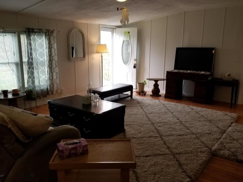 4986 Stage Road Ionia, MI 48846 - Photo 3 of 17 Living Room
