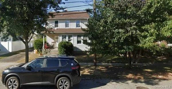 $890,000 | 52 East John Street, Hicksville, NY 11801