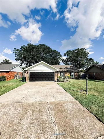$295,000 | 4549 Highland Drive, Lake Charles, LA 70605
