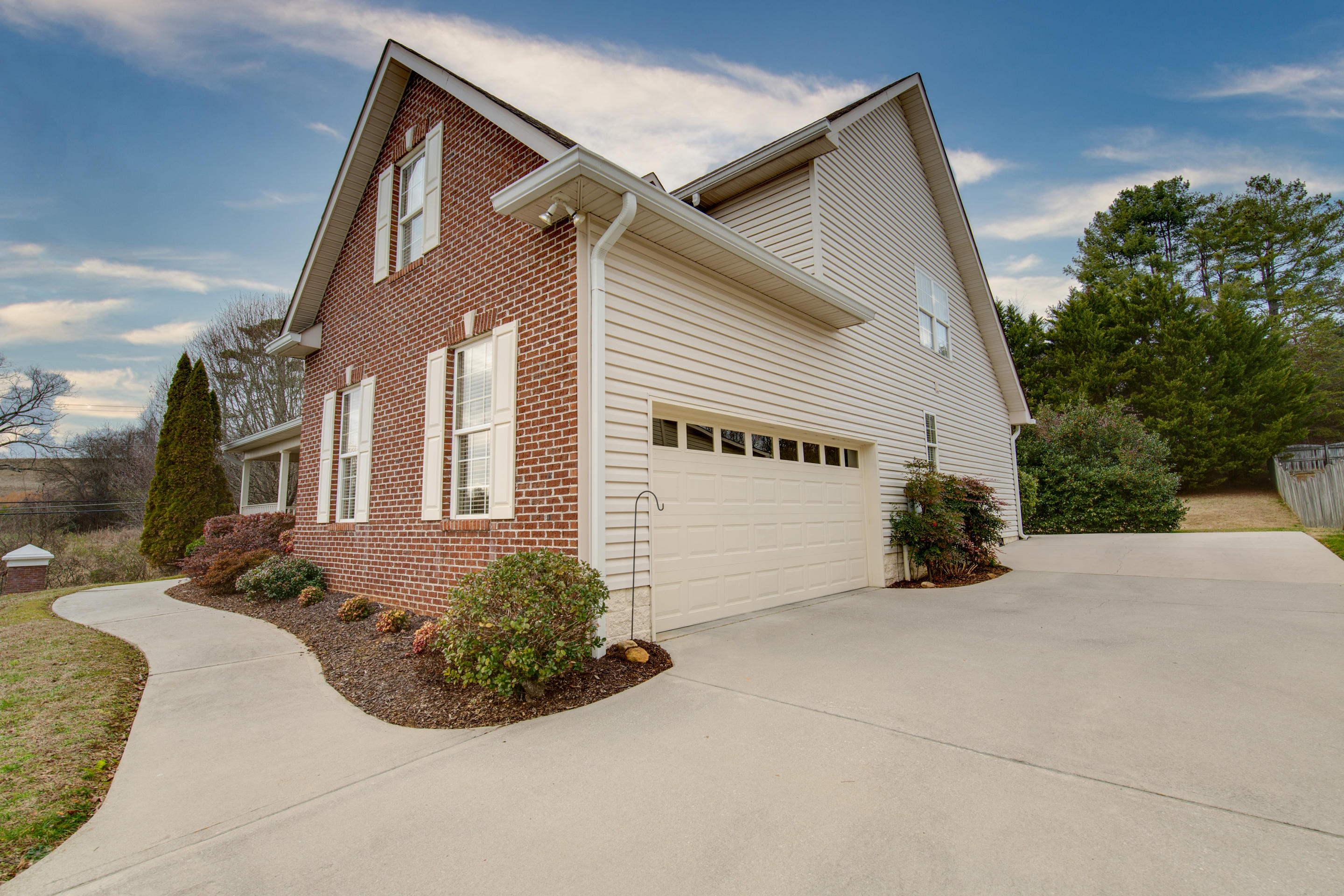 1301 Wineberry Road Powell, TN 37849 - Photo 17 of 19 garage