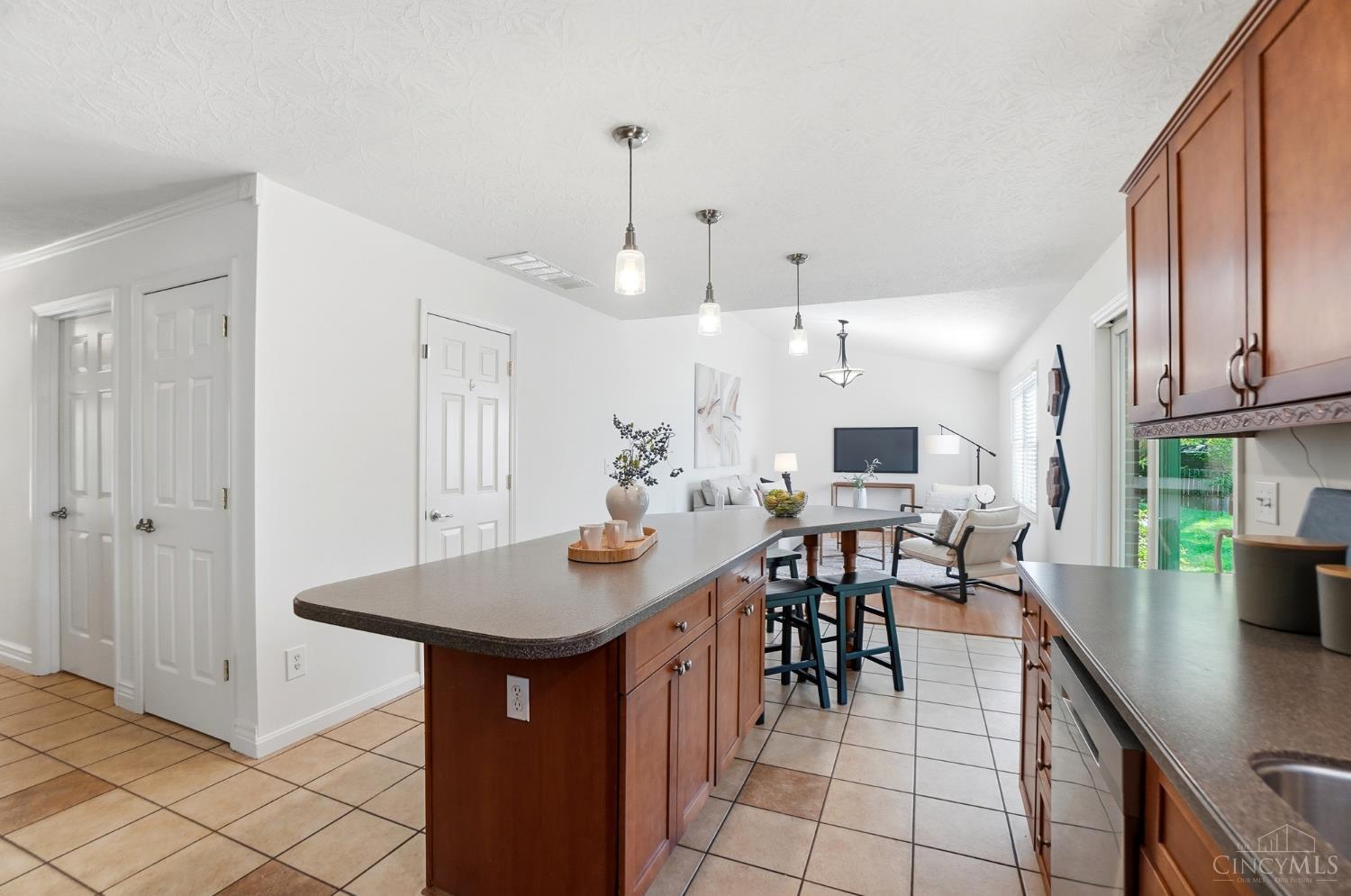 837 Martini Road Cincinnati, OH 45233 - Photo 12 of 41 Gallery Image 12