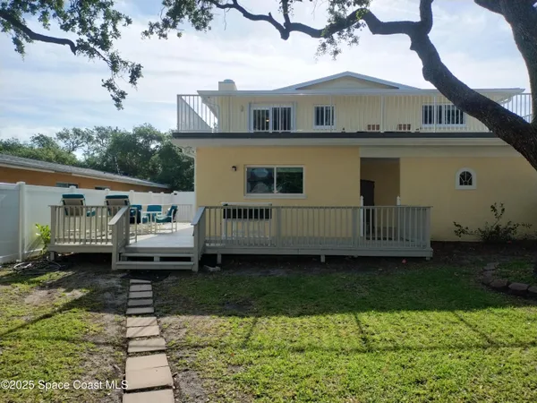 $2,700 | 233 South Brevard Avenue, Cocoa Beach, FL 32931