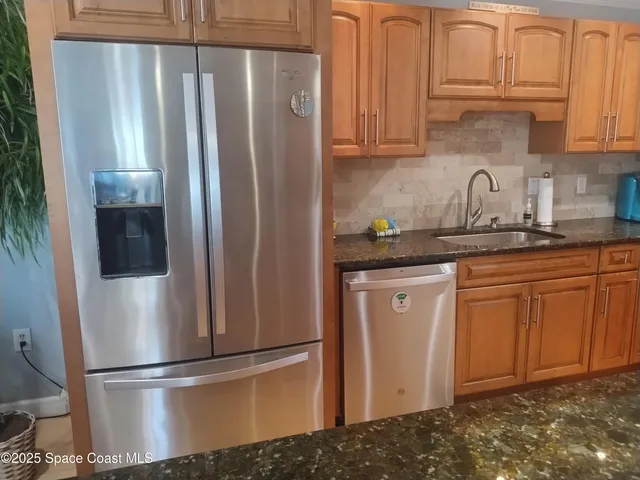 $2,700 | 233 South Brevard Avenue, Cocoa Beach, FL 32931