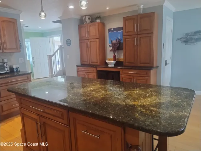 $2,700 | 233 South Brevard Avenue, Cocoa Beach, FL 32931