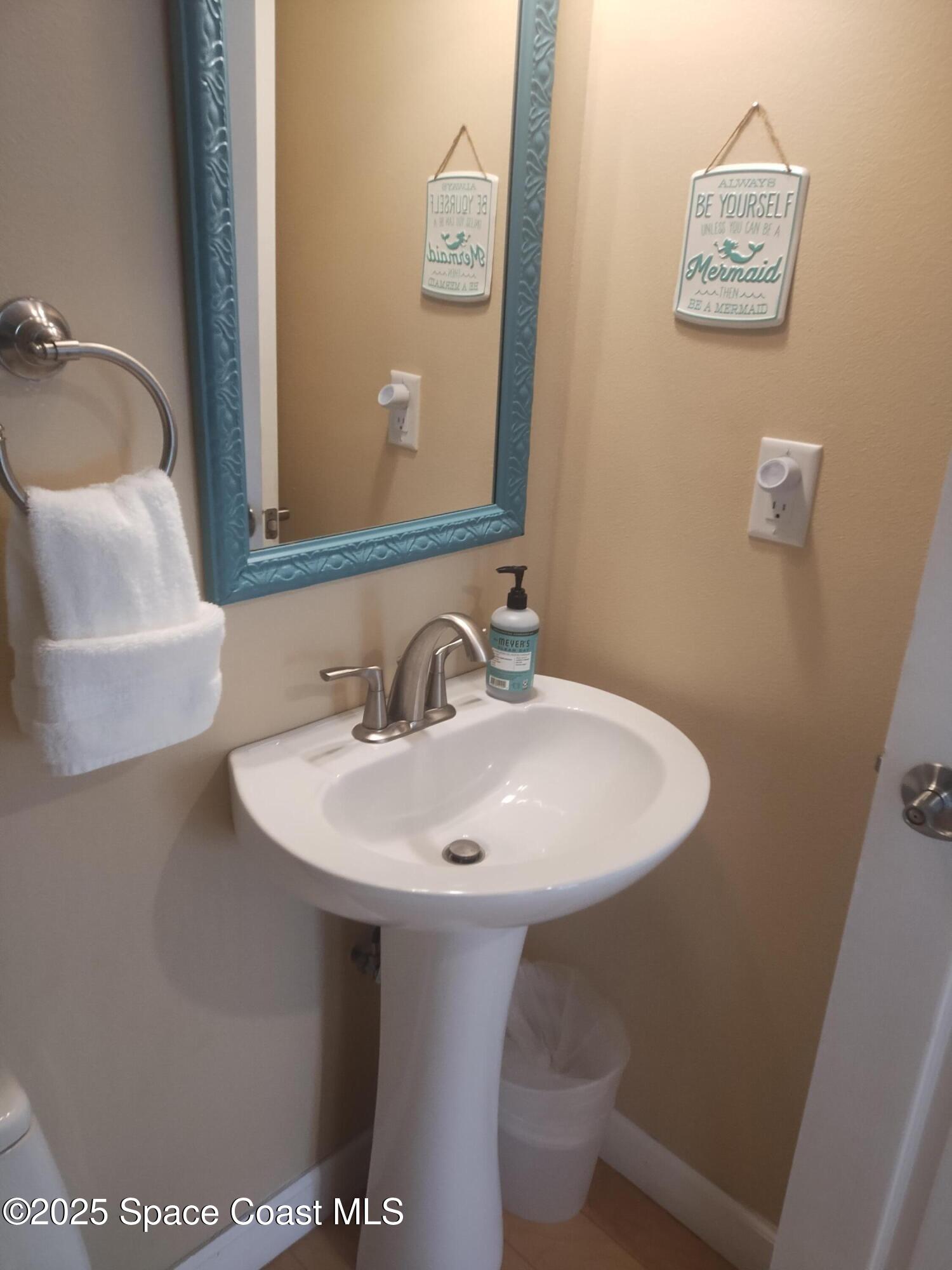 233 South Brevard Avenue Cocoa Beach, FL 32931 - Photo 7 of 56 IMG_20250424_093438120