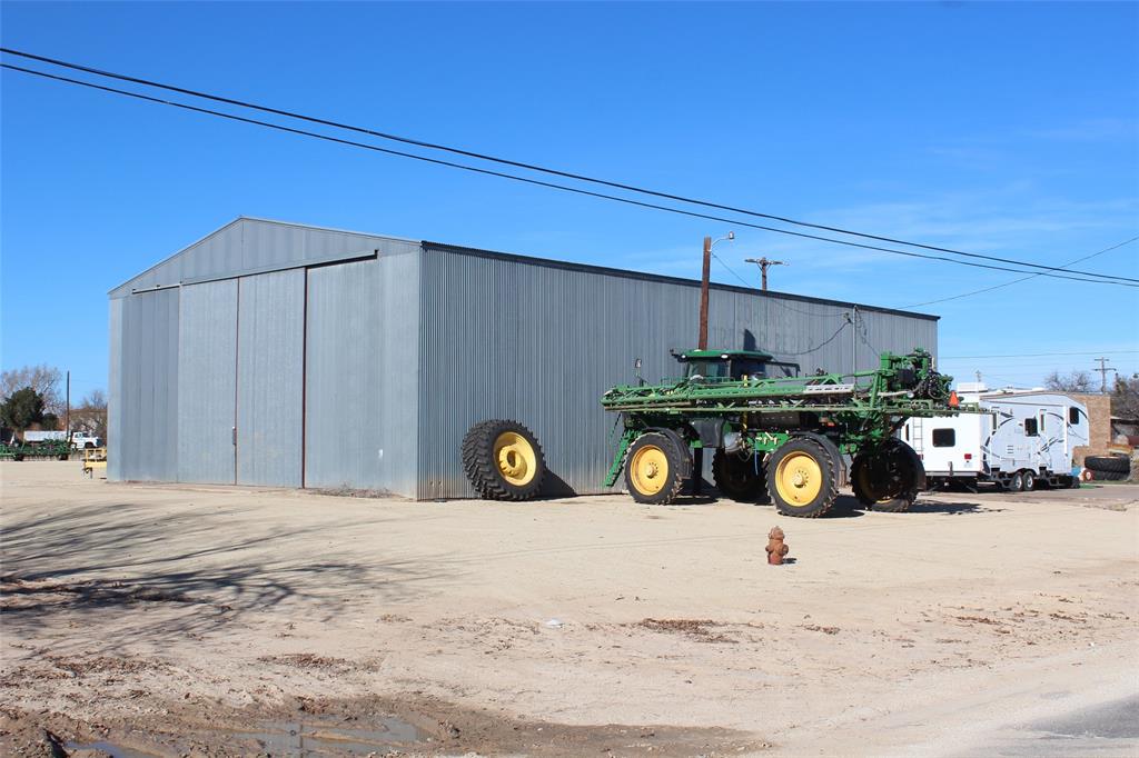 105 South 5th Street Goree, TX 76363 - Photo 1 of 11 a view of a outdoor space