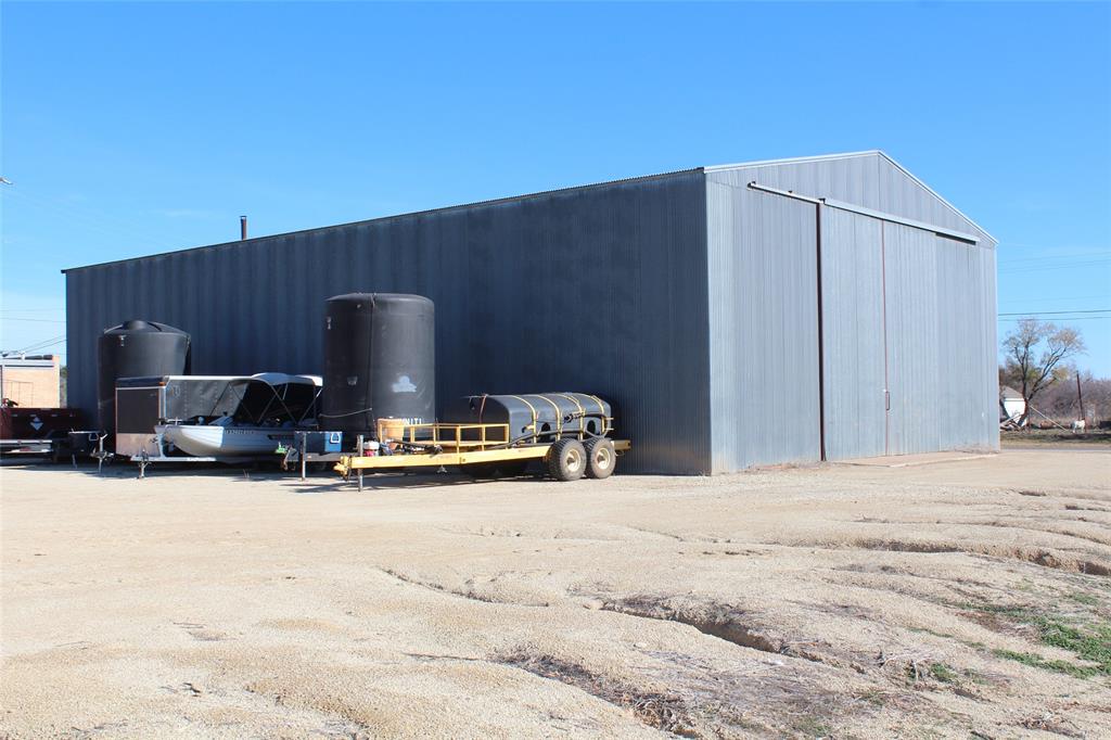 105 South 5th Street Goree, TX 76363 - Photo 3 of 11 a view of outdoor space and yard