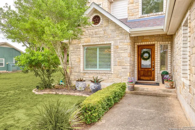 $525,000 | 218 Deerwood Circle, Bandera, TX 78003