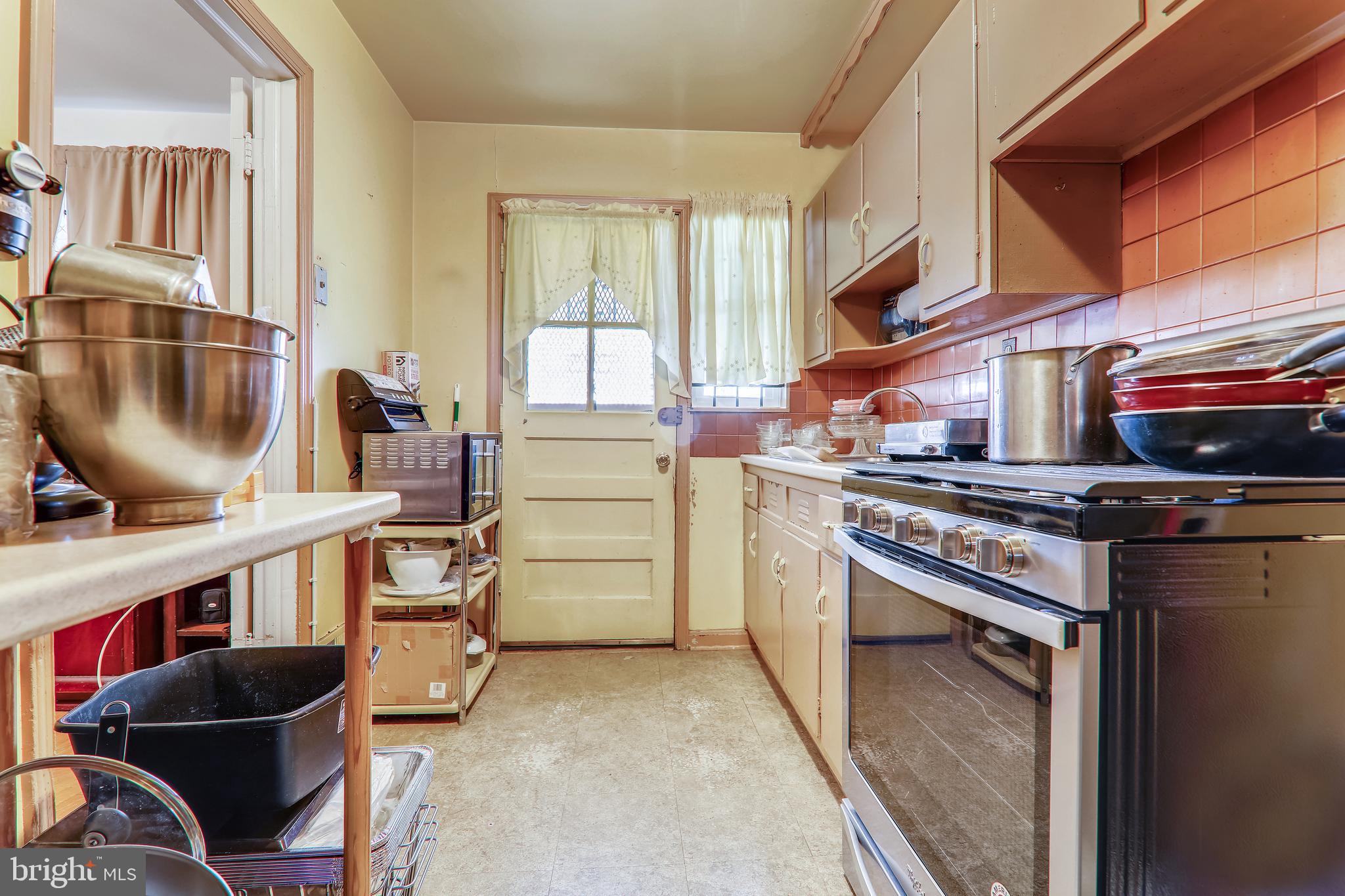 1371 Adams Street Northeast Washington, DC 20018 - Photo 10 of 27