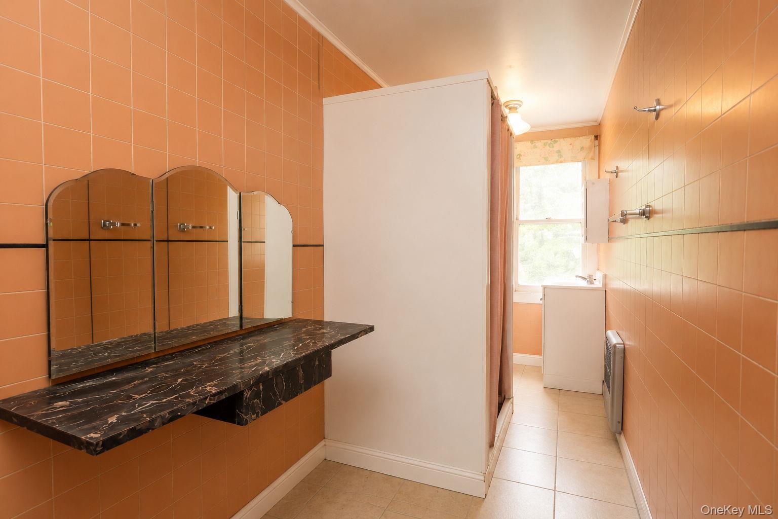 15 Well Road Walden, NY 12586 - Photo 21 of 40 Full bathroom