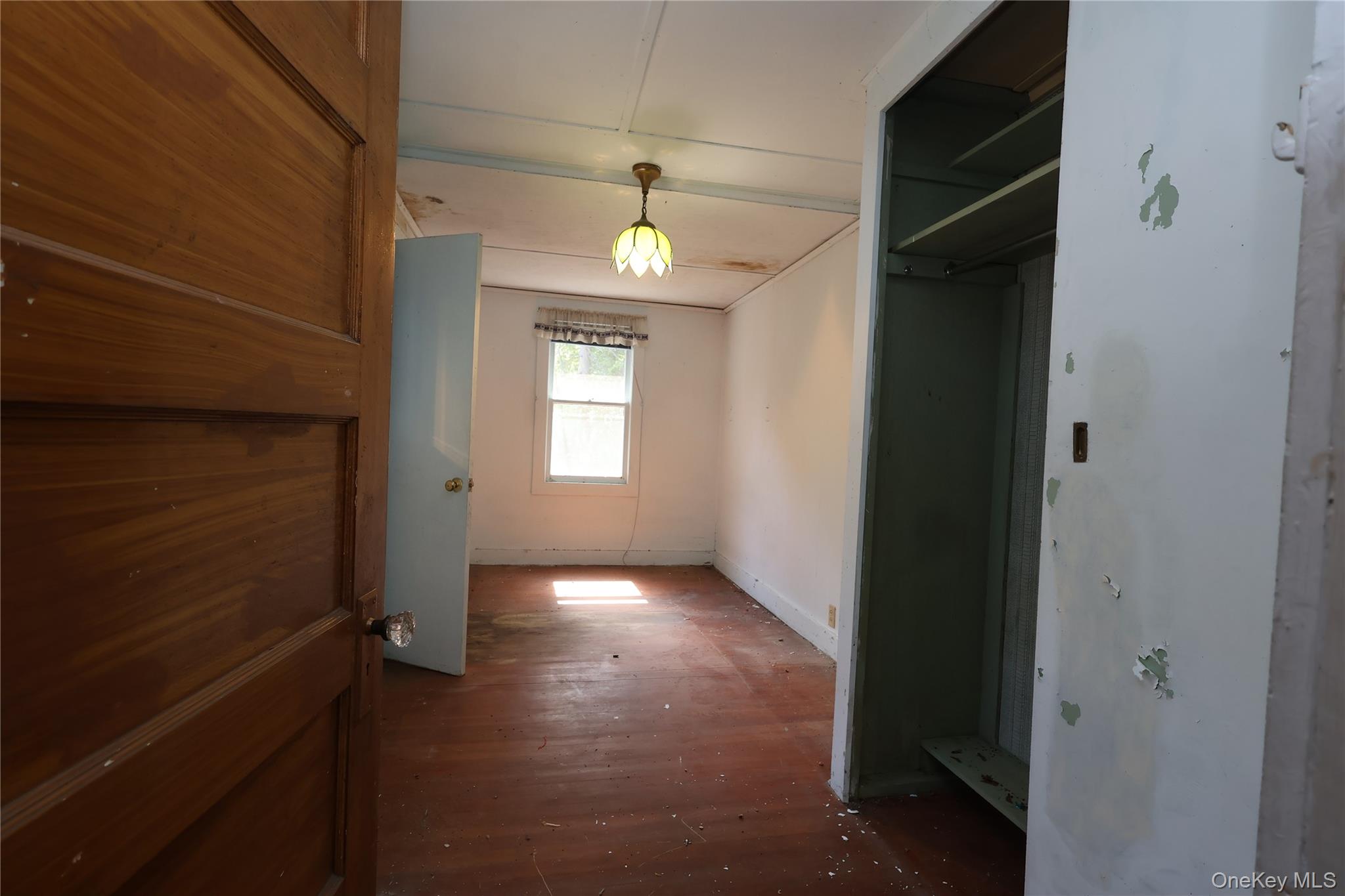 15 Well Road Walden, NY 12586 - Photo 35 of 40 Main bedroom entry