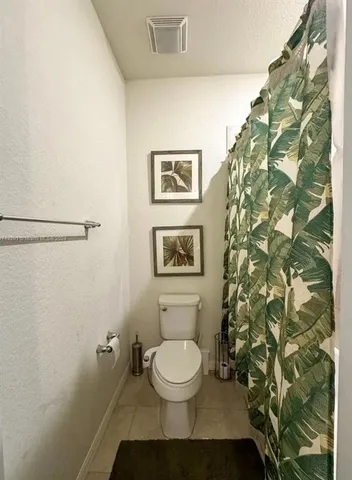 $4,100 | 5035 Eucalyptus Drive, Hollywood, FL 33021