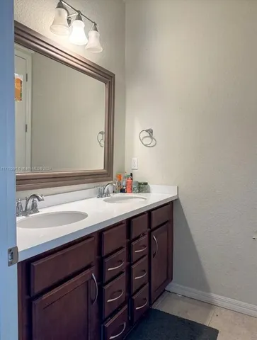 $4,100 | 5035 Eucalyptus Drive, Hollywood, FL 33021