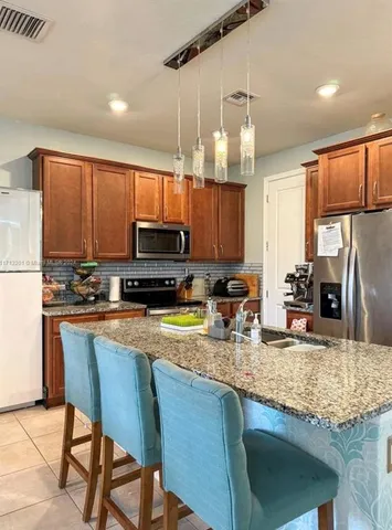 $4,100 | 5035 Eucalyptus Drive, Hollywood, FL 33021