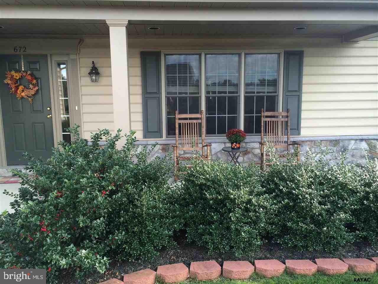 672 Campbell Road York, PA 17402 - Photo 3 of 25 Gallery Image 3