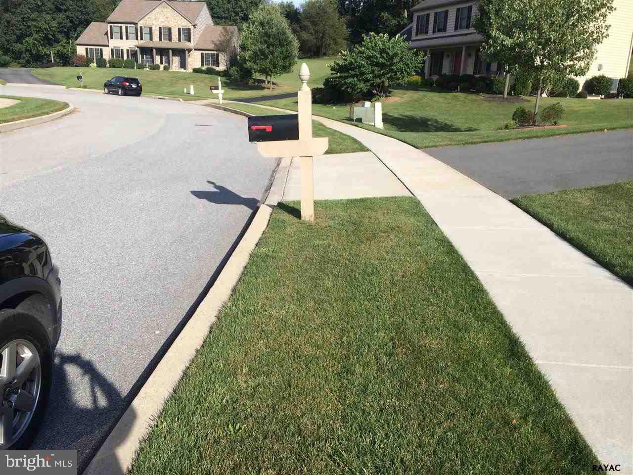 672 Campbell Road York, PA 17402 - Photo 5 of 25 Gallery Image 5