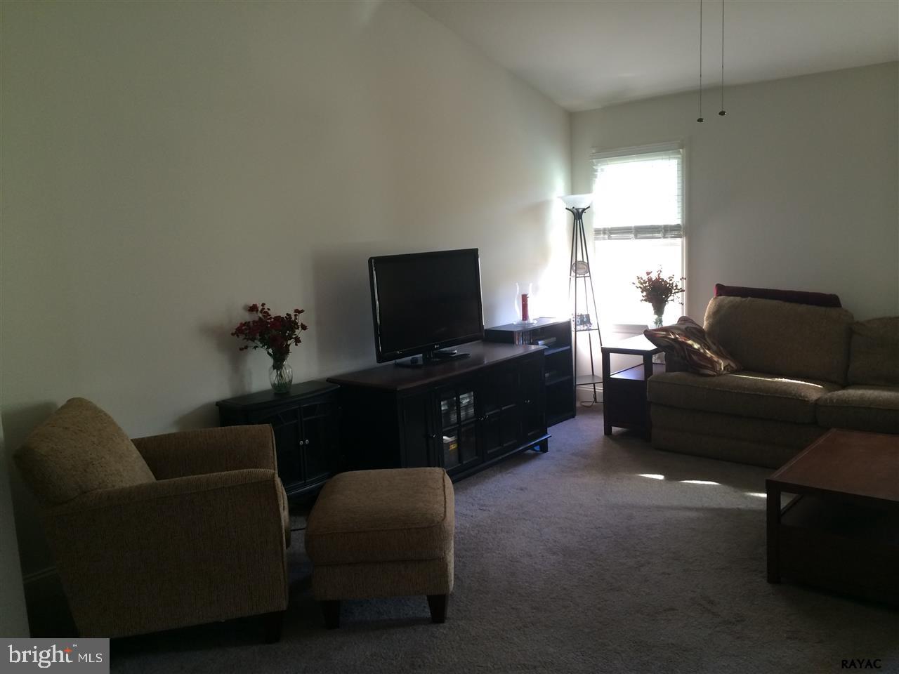 672 Campbell Road York, PA 17402 - Photo 8 of 25 Gallery Image 8