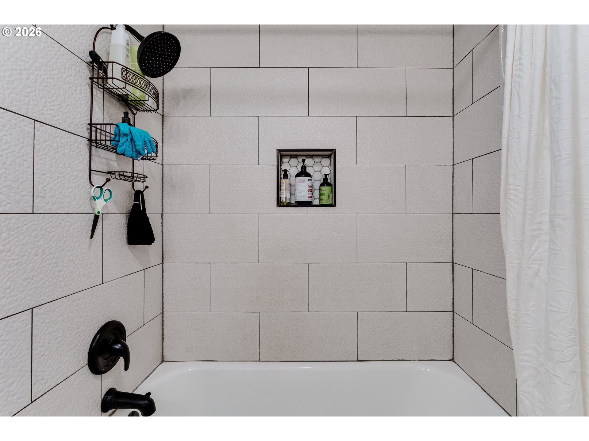 4083 Donald Street, Unit A Eugene, OR 97405 - Photo 25 of 33 Bathroom