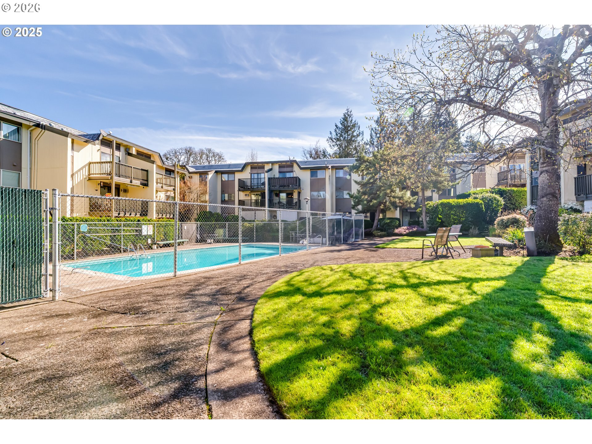 4083 Donald Street, Unit A Eugene, OR 97405 - Photo 32 of 33 Swimming Pool