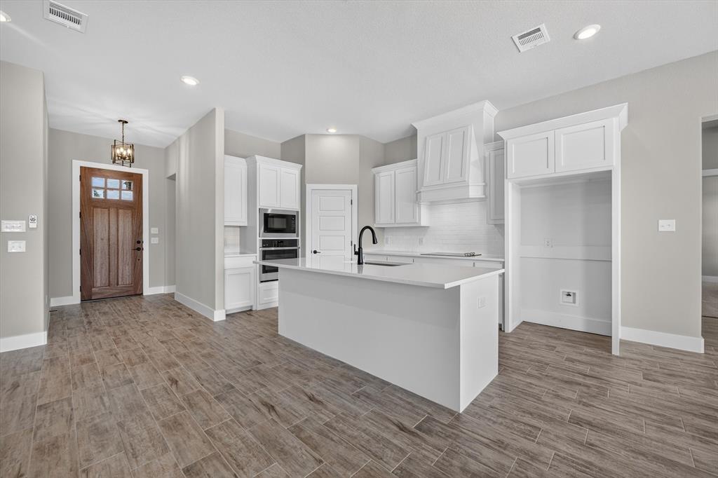 1026 Colt Road Springtown, TX 76082 - Photo 11 of 40 Gallery Image 11