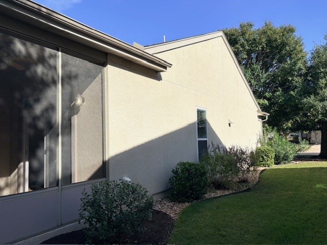 318 Crockett Loop Georgetown, TX 78633 - Photo 28 of 29 a backyard of a house with lots of green space