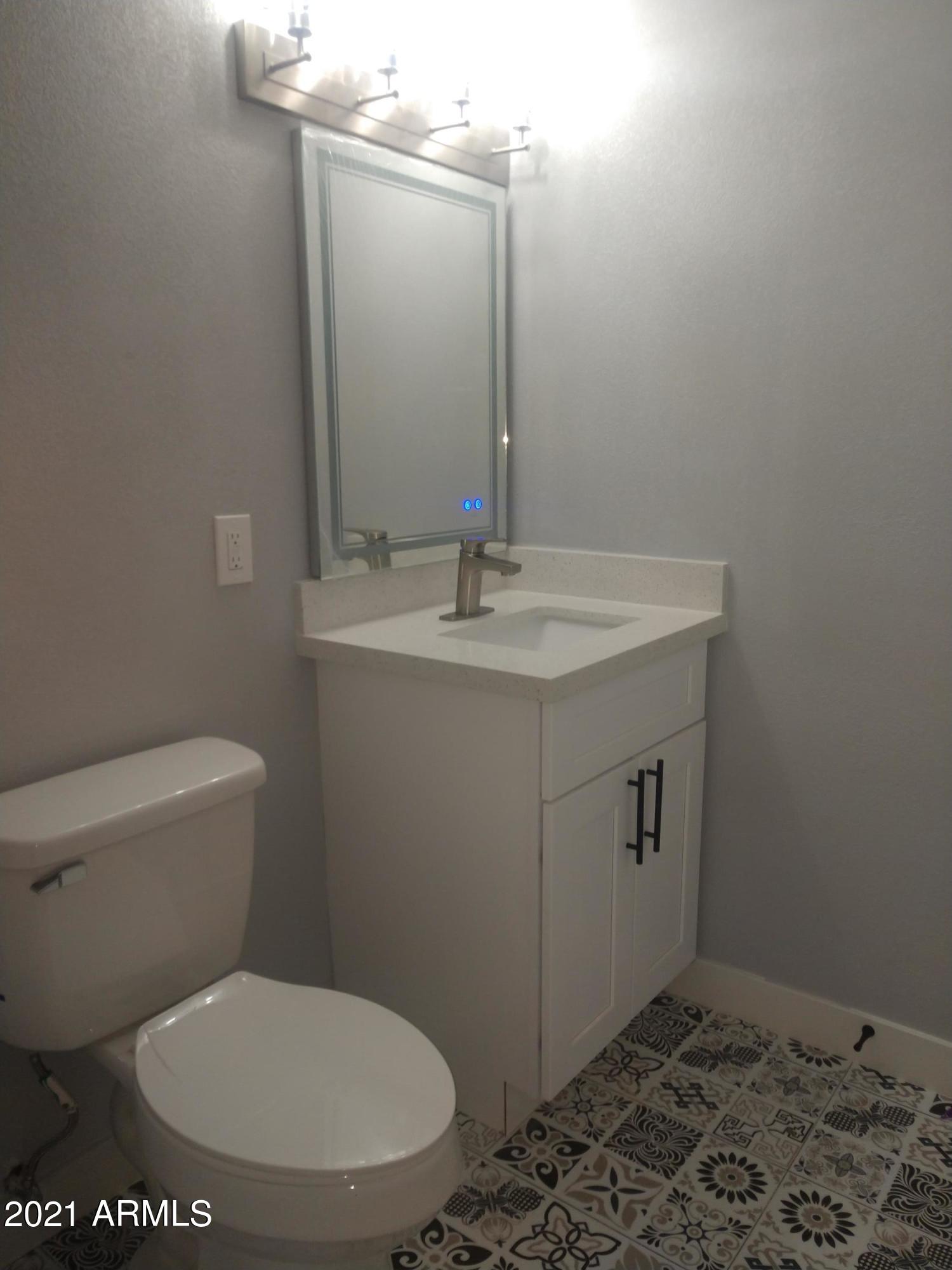 4020 West Palomino Road Phoenix, AZ 85019 - Photo 16 of 20 BATHROOM-Vanity
