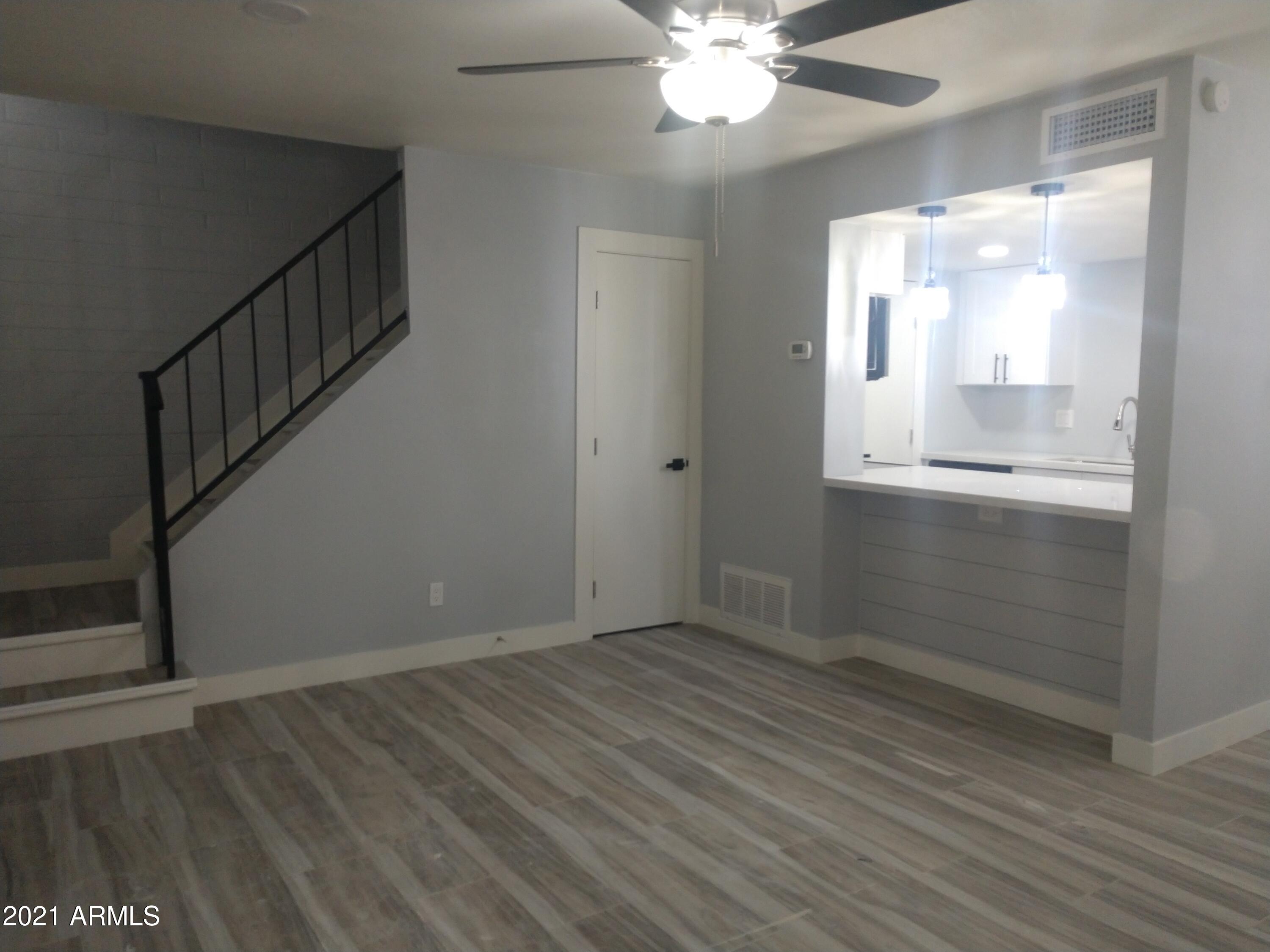 4020 West Palomino Road Phoenix, AZ 85019 - Photo 2 of 20 Living room