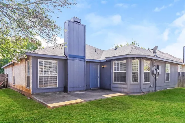 $1,885 | 2720 Clovermeadow Drive, Fort Worth, TX 76123