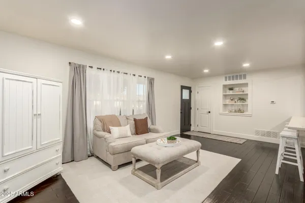 $4,995 | 1935 East Coolidge Street, Phoenix, AZ 85016