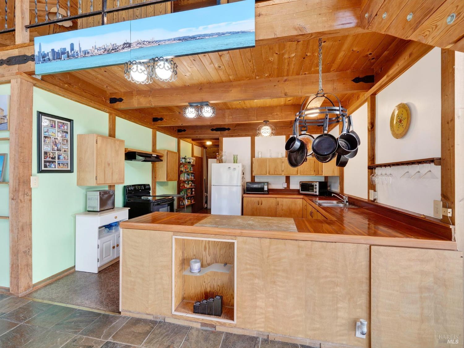 2333 Guntley Road Philo, CA 95466 - Photo 19 of 57 a utility room with dryer and washer