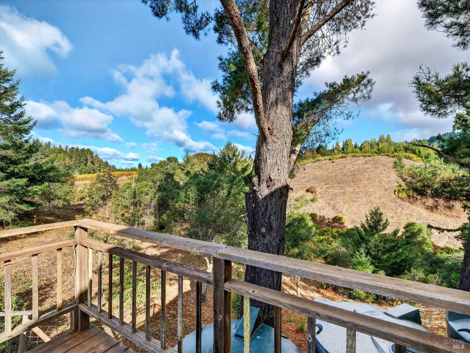 2333 Guntley Road Philo, CA 95466 - Photo 41 of 57 a view of a balcony with wooden fence