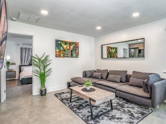 2747 Griffin Road, Unit 13 Fort Lauderdale, FL 33312 - Photo 3 of 37 IMG_0018